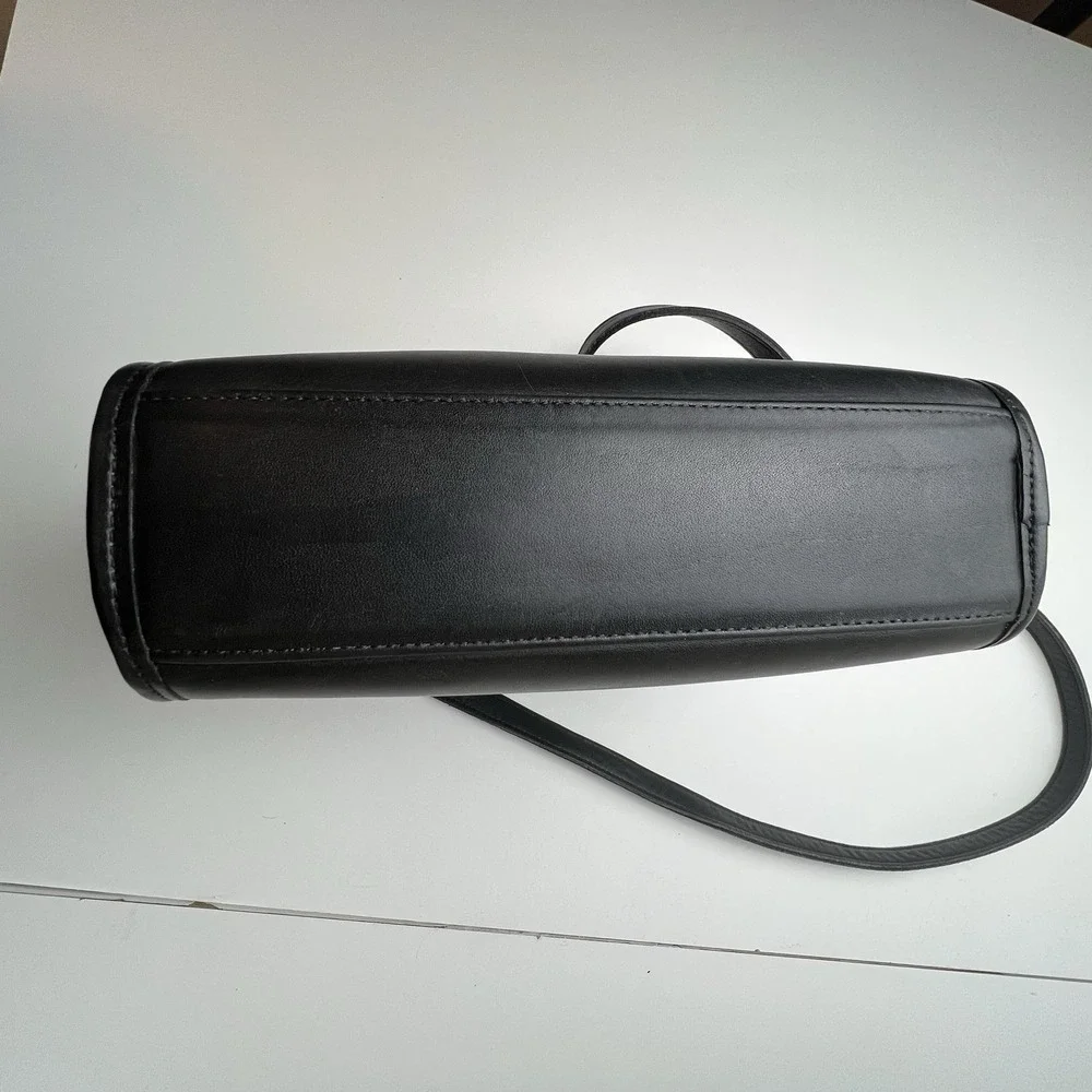 VTG Coach Metropolis Zip Bag 9087 Black Leather Brass Crossbody Y2K